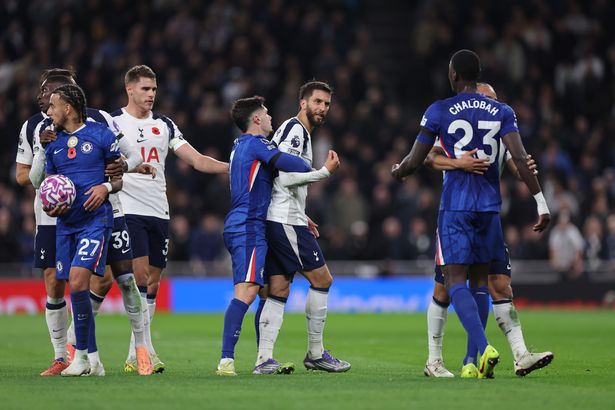 Tottenham Hotspurin pelaajat kieltäytyvät antamasta high-vitosia manageri Thomas Frankille